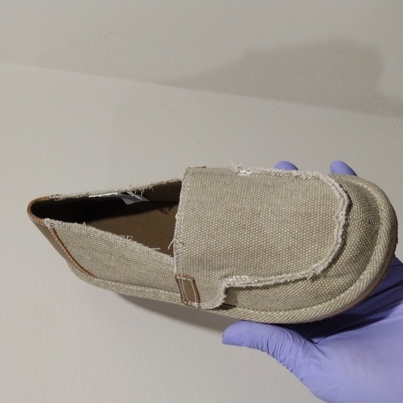 The Children's place Youth Boy - Size 3 Slip-on Shoes Tan & Brown, With Velcro - Picture 3 of 8